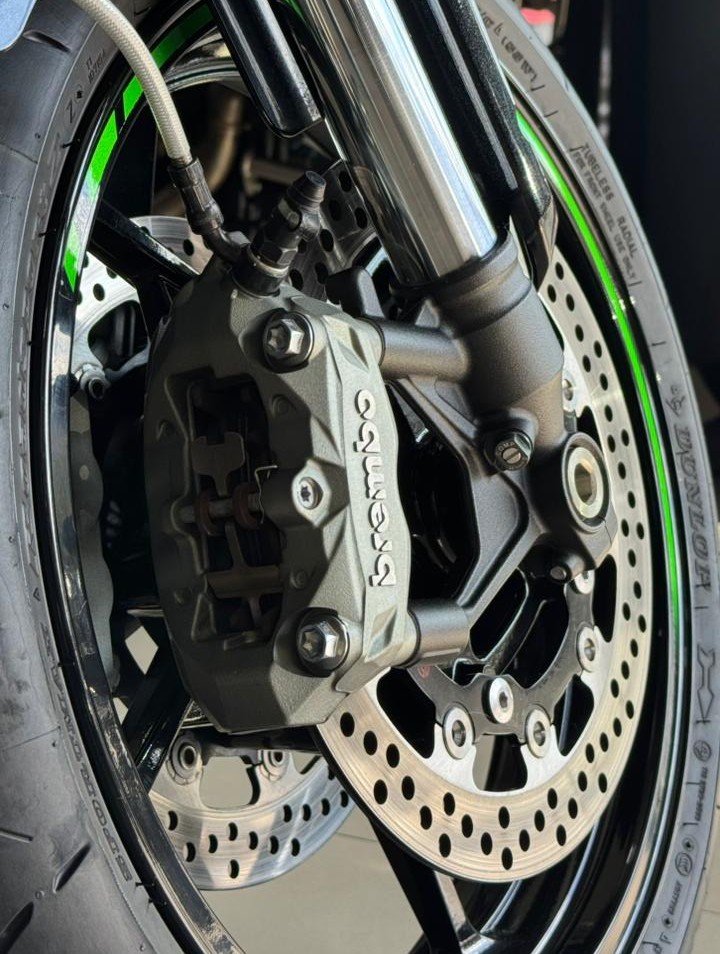 Freios Brembo M4.32 da Z900 R Edition
